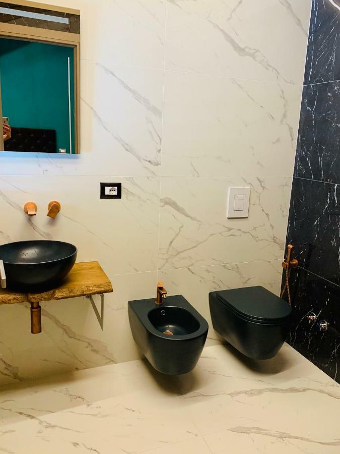Palazzo Eugenia Suites วาสโต ภายนอก รูปภาพ