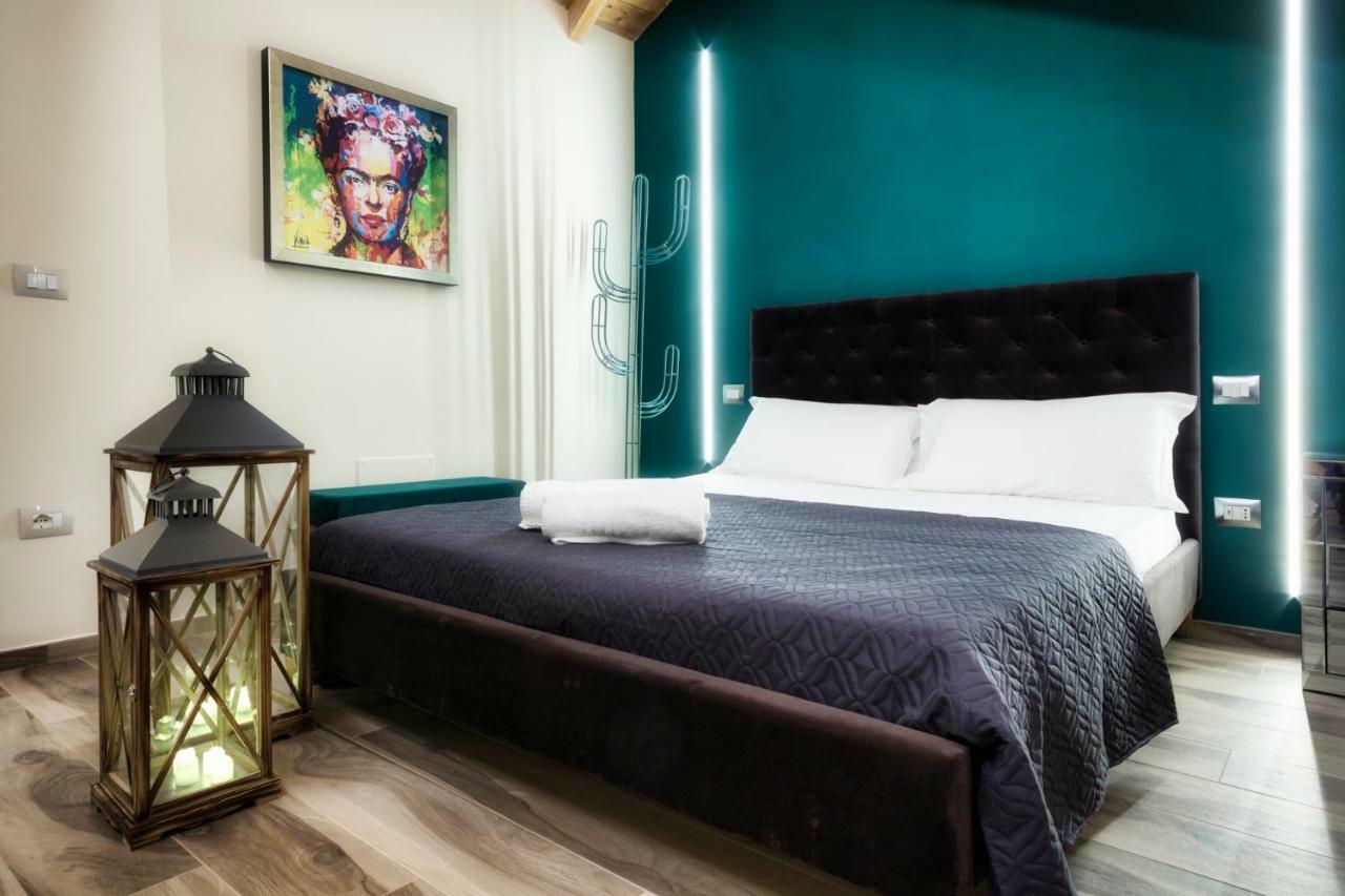Palazzo Eugenia Suites วาสโต ภายนอก รูปภาพ
