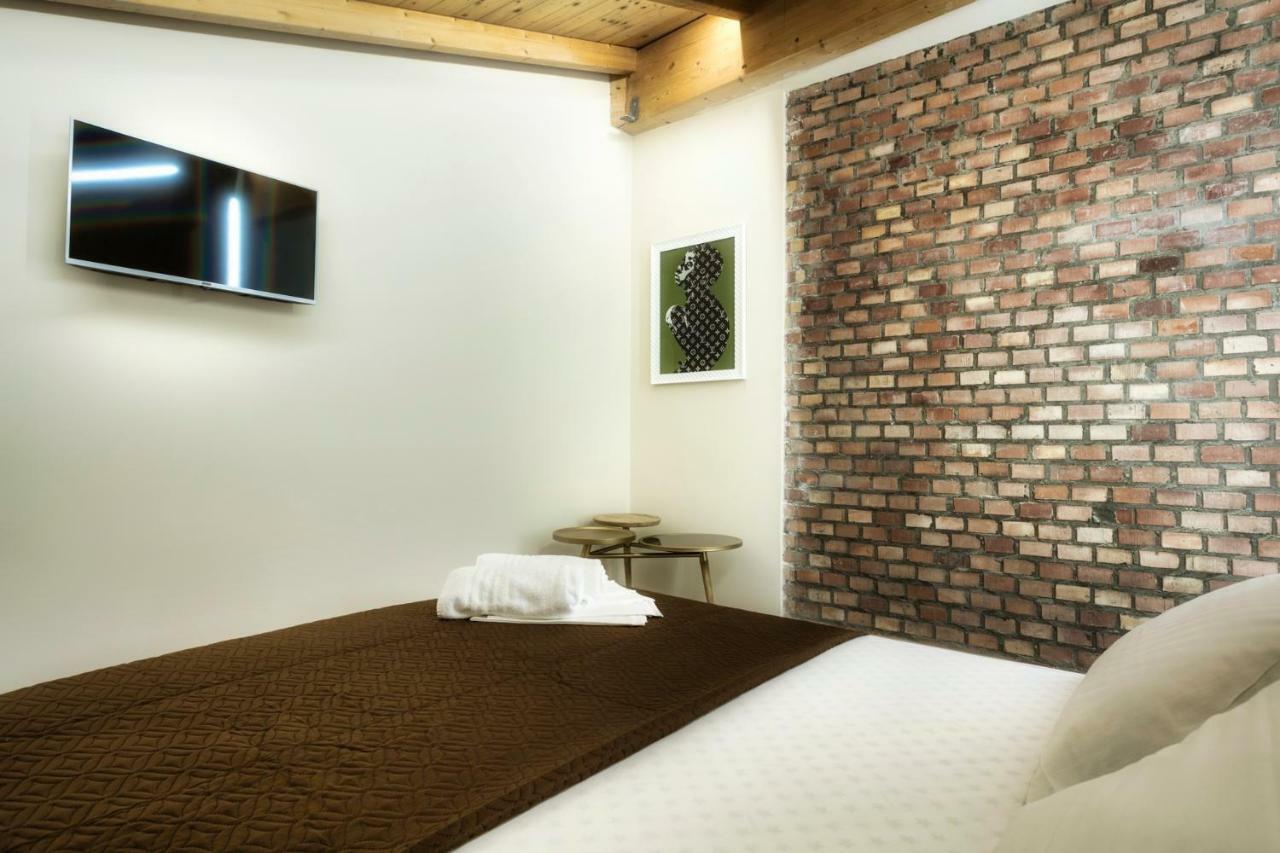 Palazzo Eugenia Suites วาสโต ภายนอก รูปภาพ
